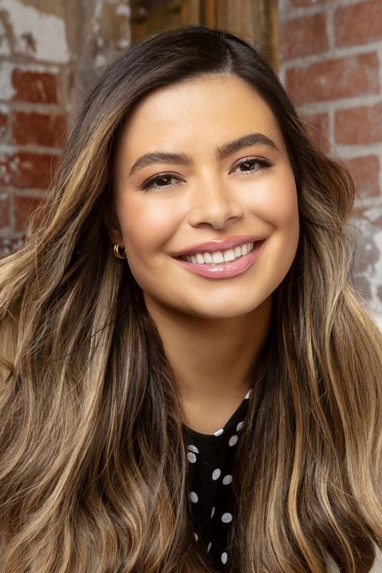 Miranda Cosgrove - HeadStark