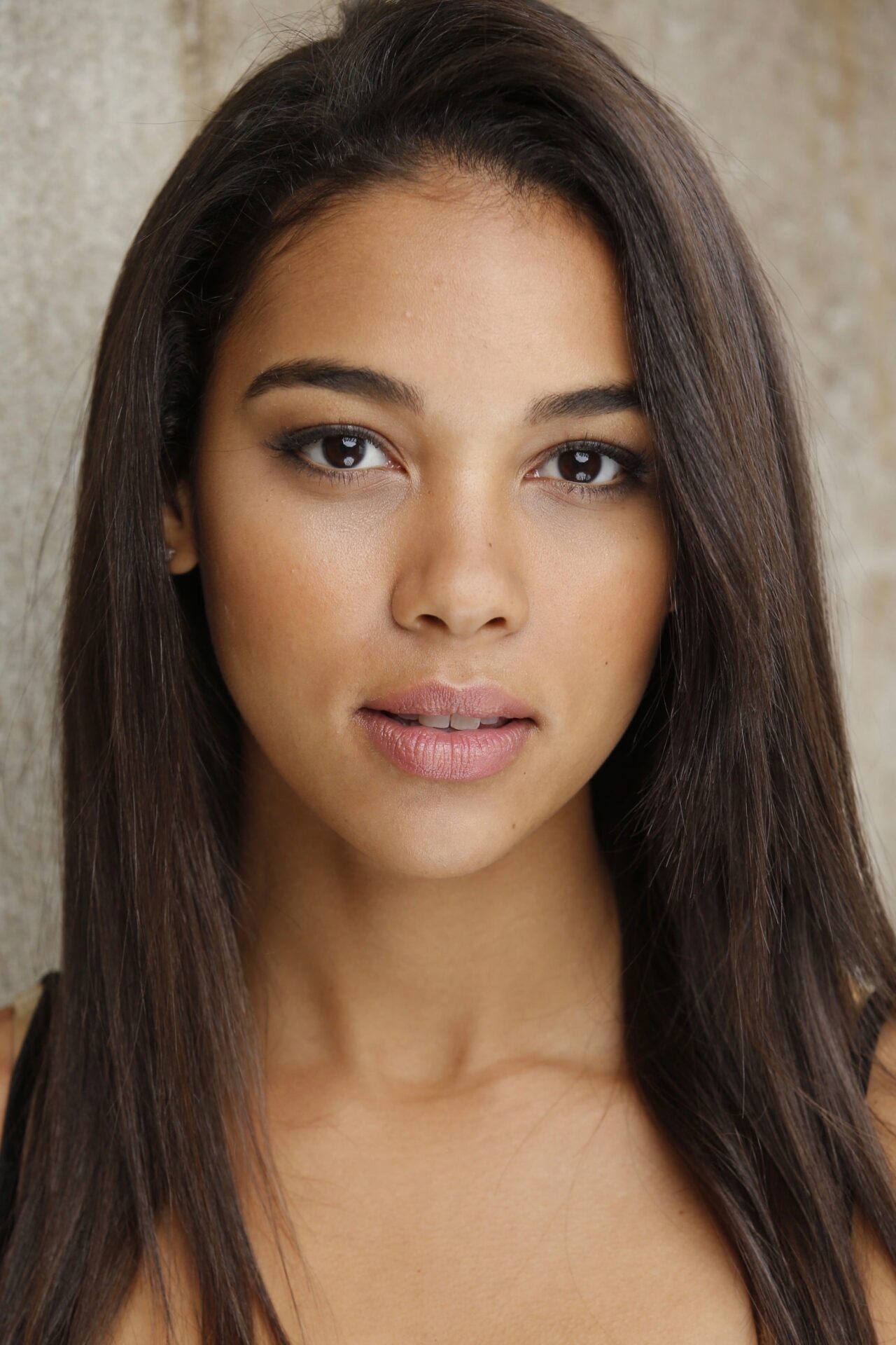 Alexandra Shipp - HeadStark