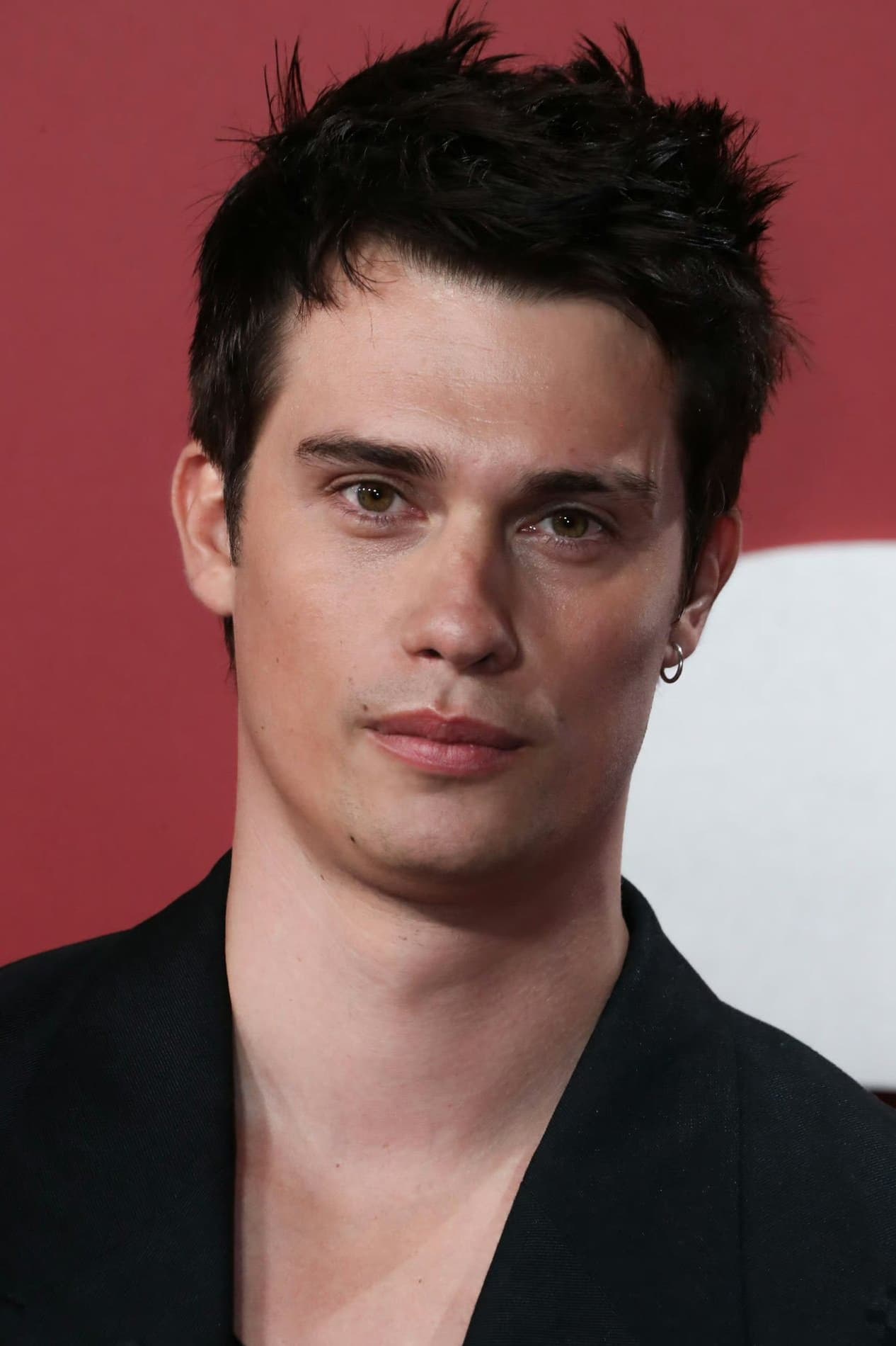 Nicholas Galitzine - HeadStark