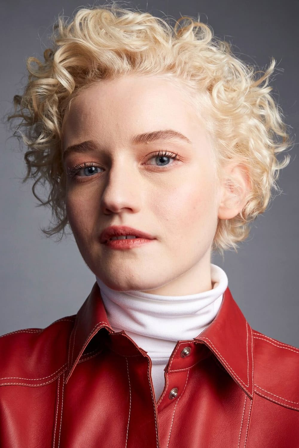 Julia Garner - HeadStark